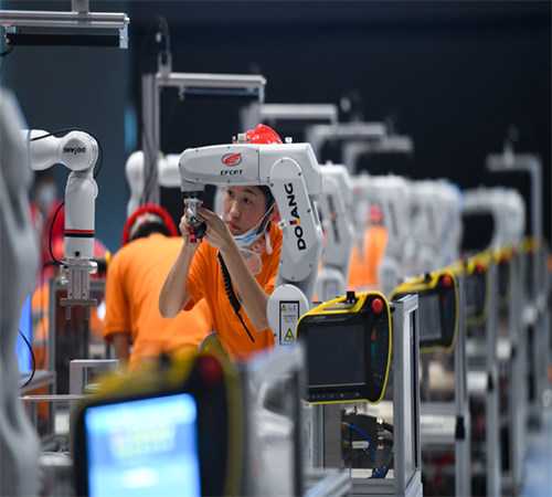 “检测机器人”陆续上岗 将加快制造业升级