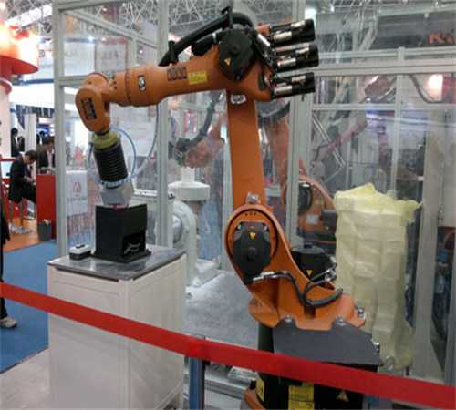 慈星股份联手埃夫特打造工业机器人